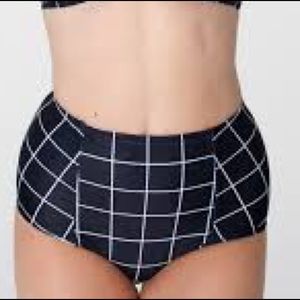 American Apparel Grid Size Small
